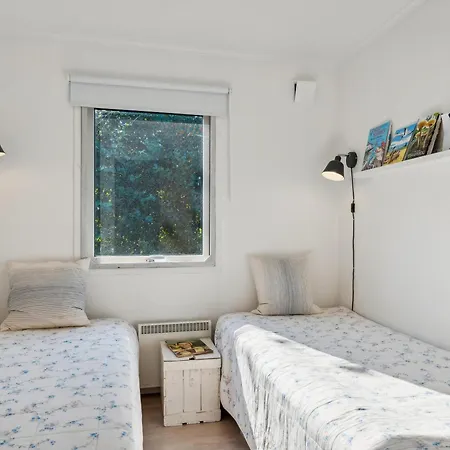 Cozy House Within Walking Distance To The Water