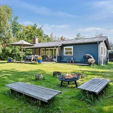 Cozy House Within Walking Distance To The Water Holiday home *