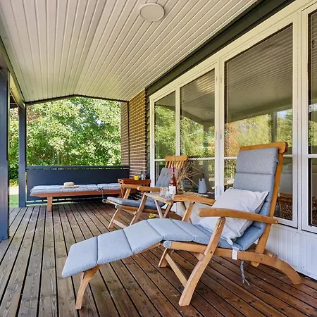 Cozy House Within Walking Distance To The Water Holiday home