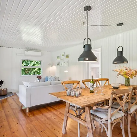 Cozy House Within Walking Distance To The Water *